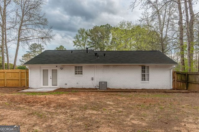 1 Brookfield Drive, Newnan, GA 30265