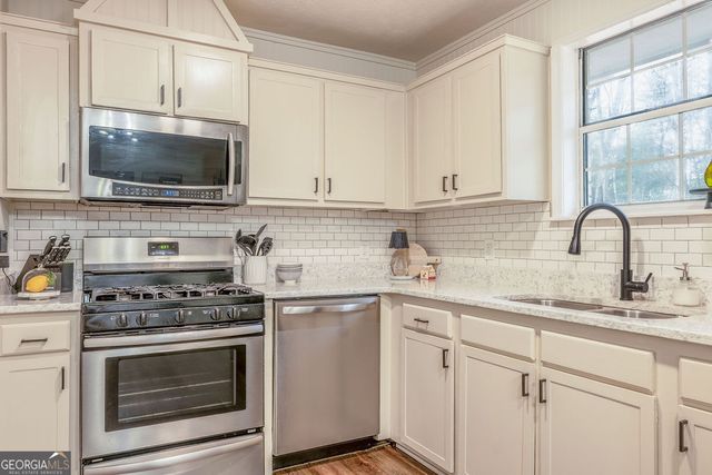 1 Brookfield Drive, Newnan, GA 30265