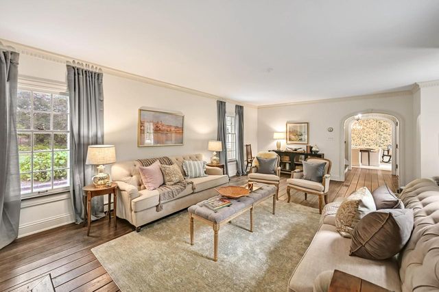 1065 Lower Ridgeway, Elm Grove, WI 53122