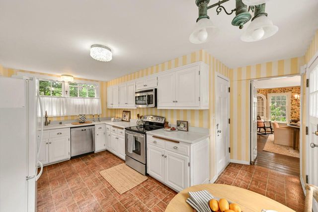 1065 Lower Ridgeway, Elm Grove, WI 53122