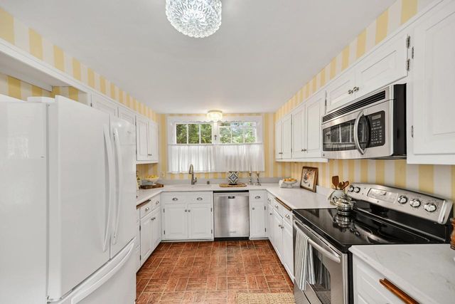 1065 Lower Ridgeway, Elm Grove, WI 53122
