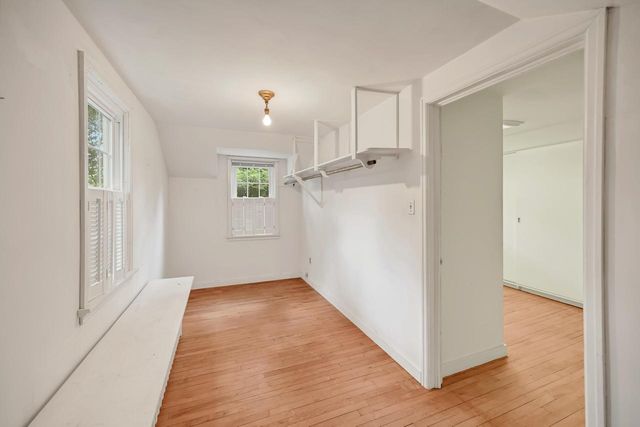 1065 Lower Ridgeway, Elm Grove, WI 53122