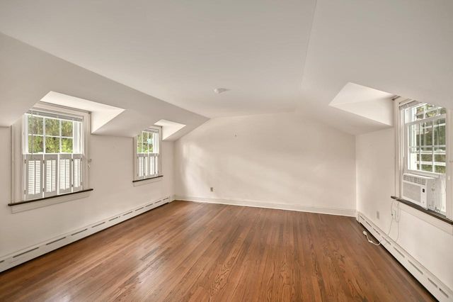 1065 Lower Ridgeway, Elm Grove, WI 53122