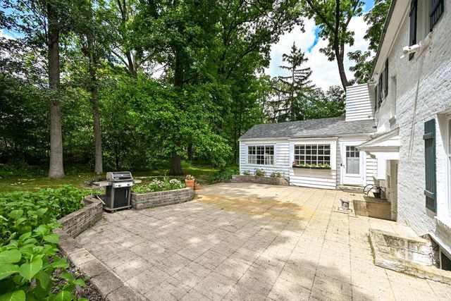 1065 Lower Ridgeway, Elm Grove, WI 53122