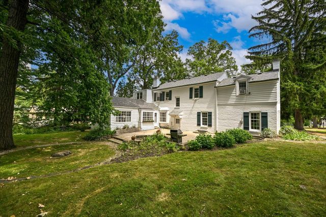 1065 Lower Ridgeway, Elm Grove, WI 53122