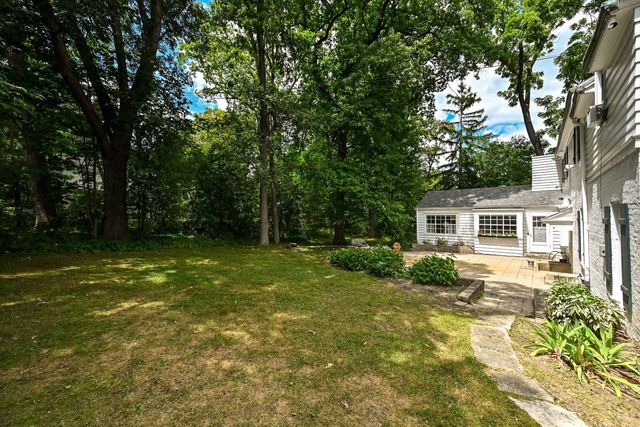 1065 Lower Ridgeway, Elm Grove, WI 53122