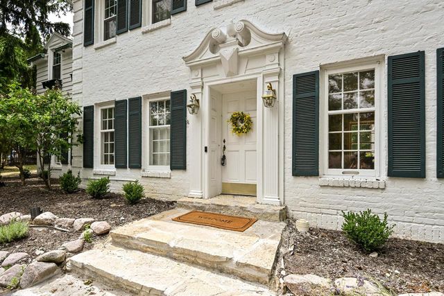 1065 Lower Ridgeway, Elm Grove, WI 53122