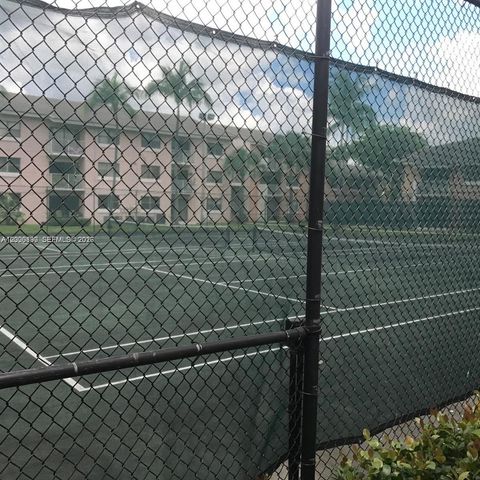 7200 NW 179th St 302, Hialeah, FL 33015