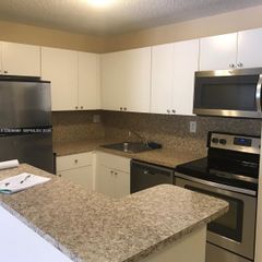 7200 NW 179th St 302, Hialeah, FL 33015