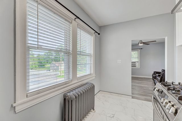 6 S Monterey Avenue A, Villa Park, IL 60181