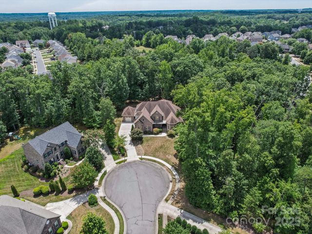 3925 Hounslow Lane, Harrisburg, NC 28075