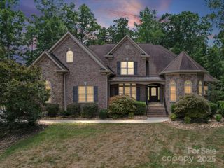 3925 Hounslow Lane, Harrisburg, NC 28075