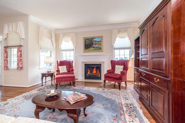 64 SYDNEY RD, Holland, PA 18966