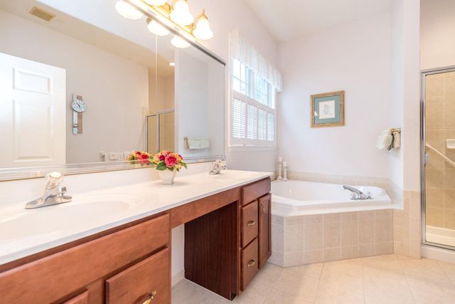 64 SYDNEY RD, Holland, PA 18966