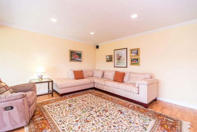 64 SYDNEY RD, Holland, PA 18966