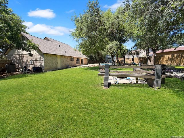 8519 Ridge Stone St, San Antonio, TX 78251
