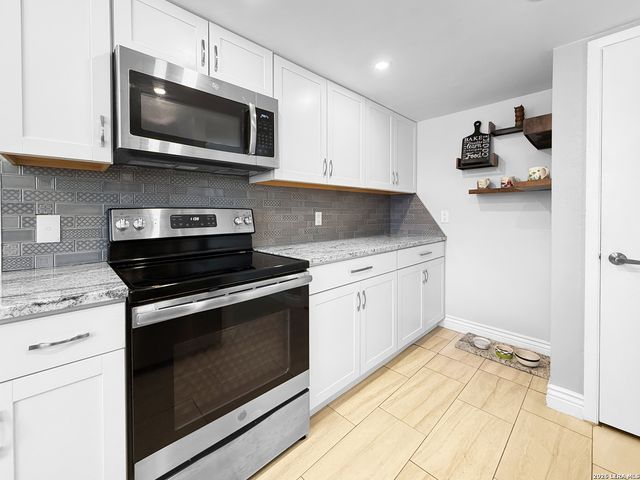 8519 Ridge Stone St, San Antonio, TX 78251