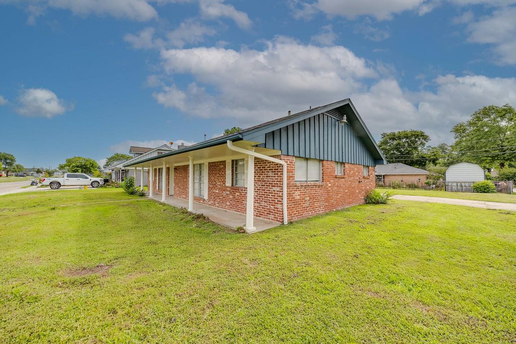 722 Dell Dale Street, Channelview, TX 77530