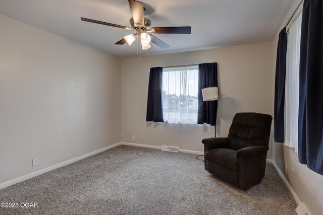 2022 W 4th Street, Joplin, MO 64801