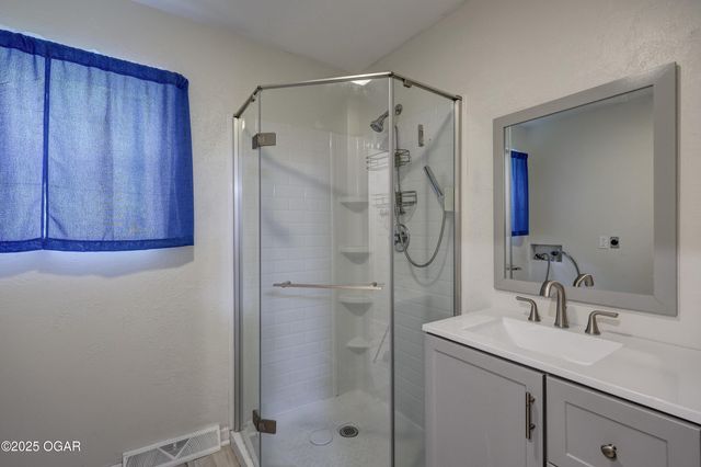 2022 W 4th Street, Joplin, MO 64801