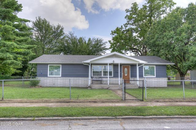 2022 W 4th Street, Joplin, MO 64801