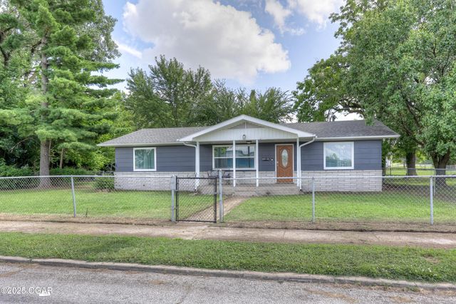 2022 W 4th Street, Joplin, MO 64801
