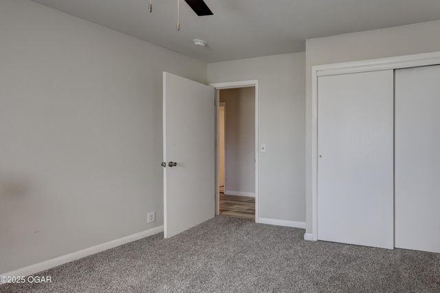 2022 W 4th Street, Joplin, MO 64801
