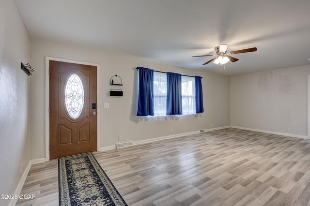 2022 W 4th Street, Joplin, MO 64801