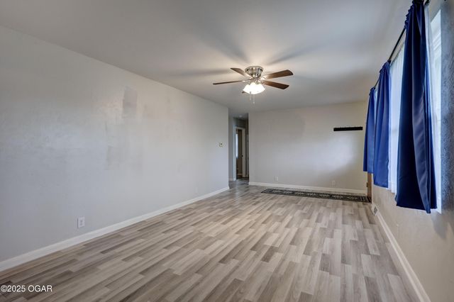 2022 W 4th Street, Joplin, MO 64801
