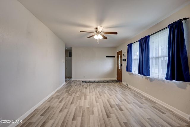 2022 W 4th Street, Joplin, MO 64801