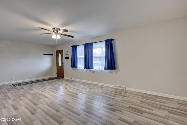 2022 W 4th Street, Joplin, MO 64801