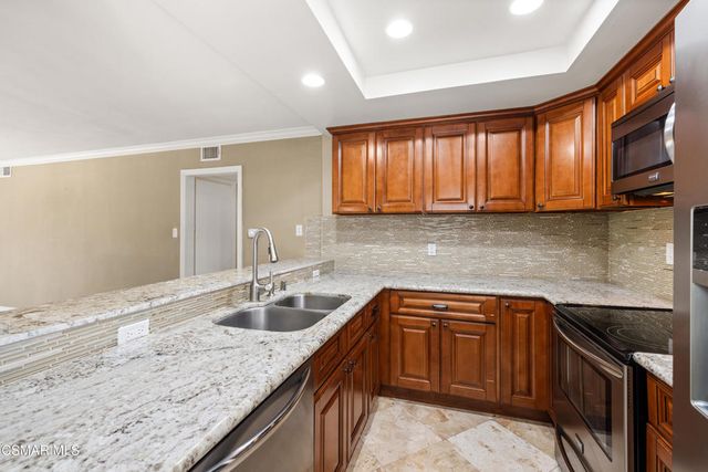 4950 Louise Avenue 301, Encino, CA 91316