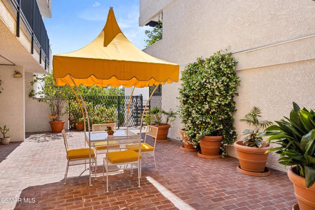 4950 Louise Avenue 301, Encino, CA 91316