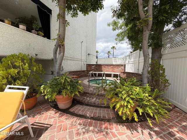 4950 Louise Avenue 301, Encino, CA 91316