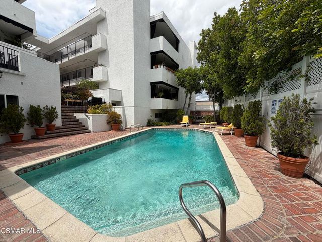 4950 Louise Avenue 301, Encino, CA 91316