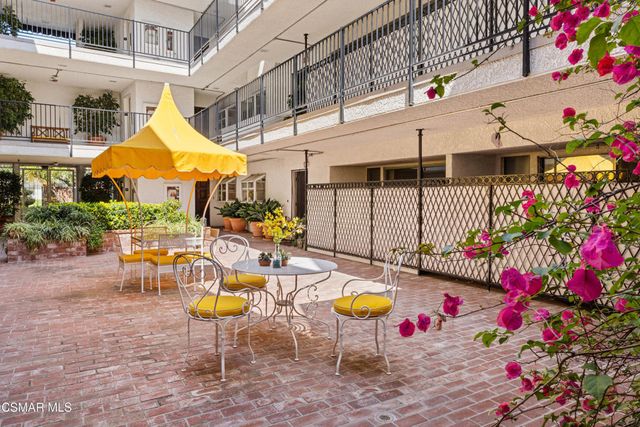 4950 Louise Avenue 301, Encino, CA 91316
