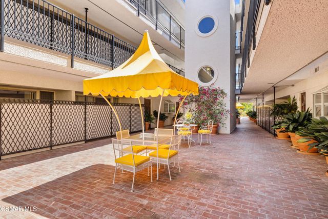 4950 Louise Avenue 301, Encino, CA 91316