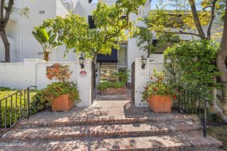 4950 Louise Avenue 301, Encino, CA 91316