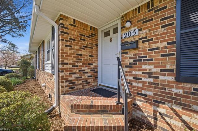 205 Convention DR, Virginia Beach, VA 23462