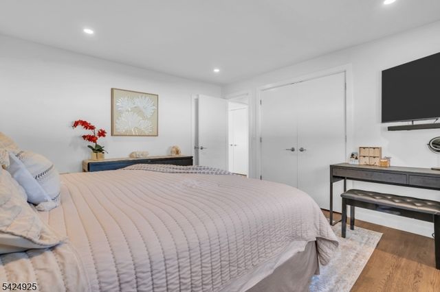 319 Myrtle Ave, Scotch Plains Twp., NJ 07076