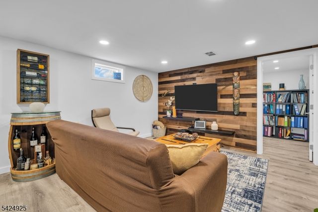 319 Myrtle Ave, Scotch Plains Twp., NJ 07076