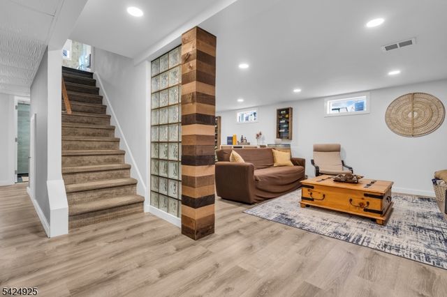 319 Myrtle Ave, Scotch Plains Twp., NJ 07076