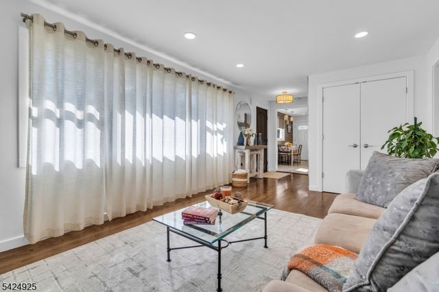 319 Myrtle Ave, Scotch Plains Twp., NJ 07076