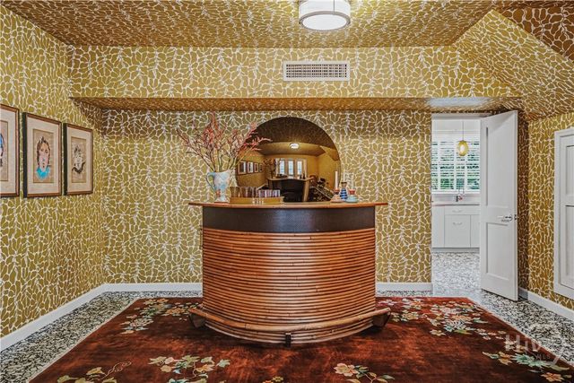 102 E 45th Street, Savannah, GA 31405