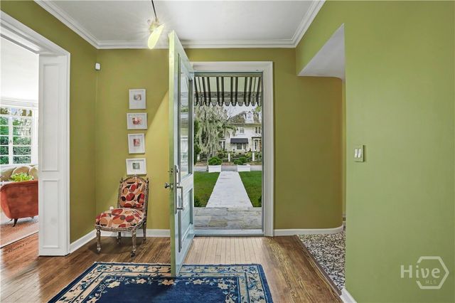 102 E 45th Street, Savannah, GA 31405