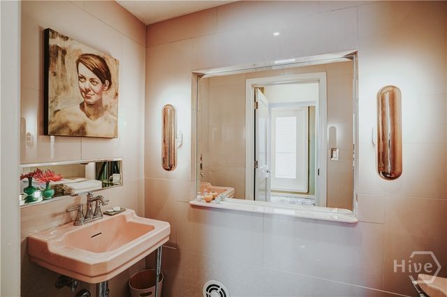 102 E 45th Street, Savannah, GA 31405