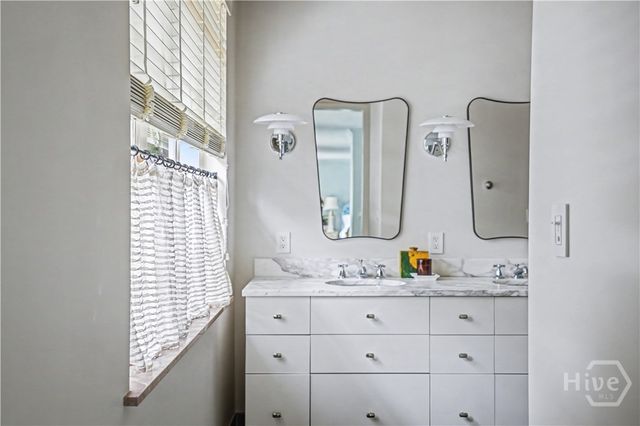 102 E 45th Street, Savannah, GA 31405