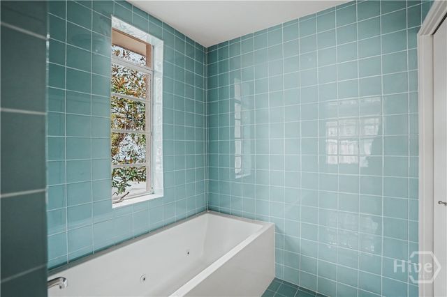 102 E 45th Street, Savannah, GA 31405