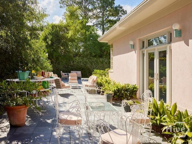 102 E 45th Street, Savannah, GA 31405