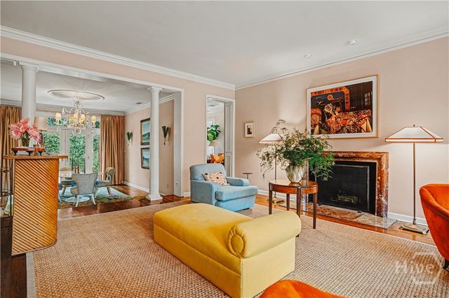 102 E 45th Street, Savannah, GA 31405